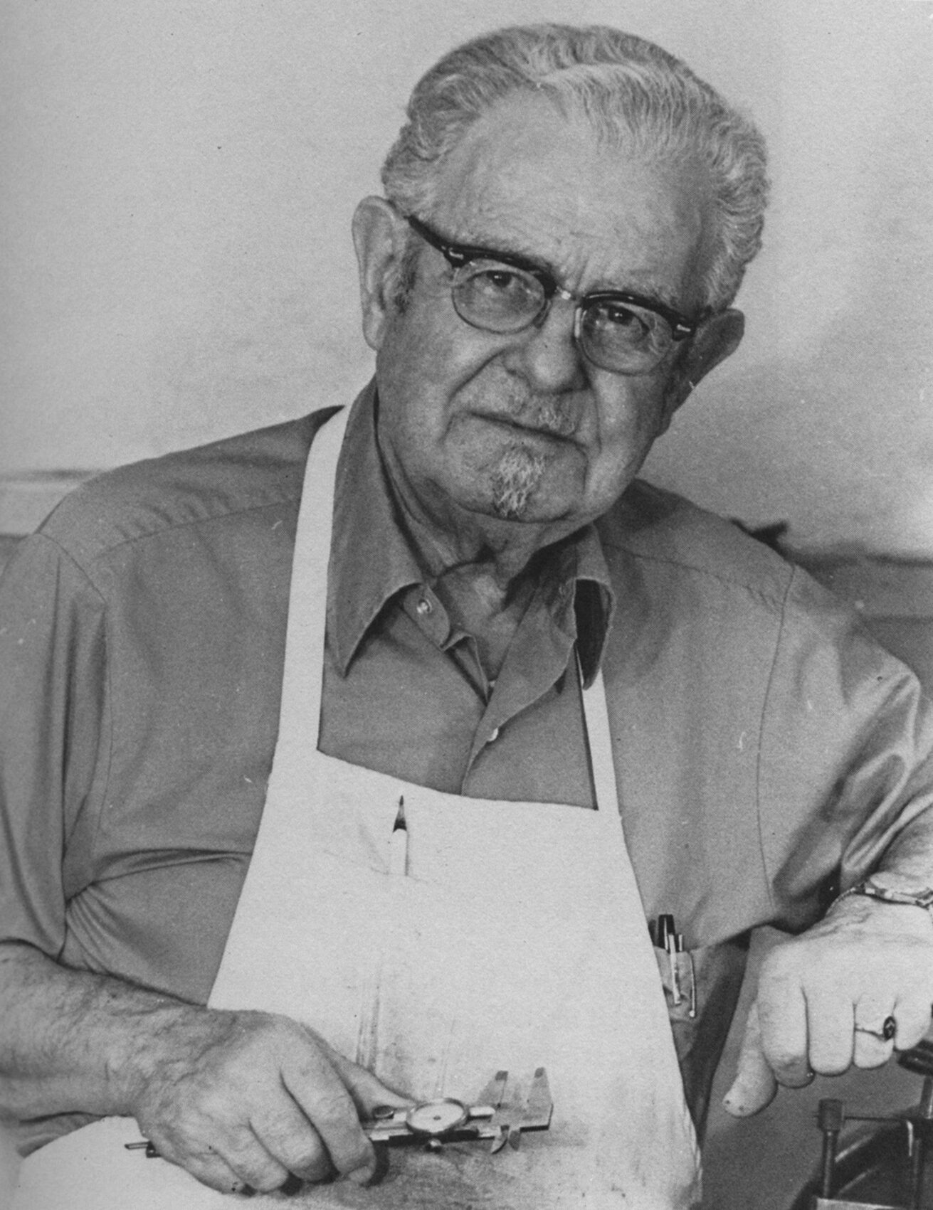 Oscar H. Banker – Asadour Sarafian Oscar H. Banker - Asadour Sarafian